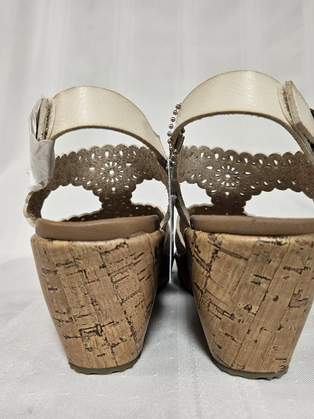 NWT Skechers Women's Beige Wedge Luxe Foam Slingback Sandals